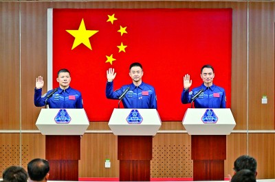 “对圆满完成任务充满信心”——神舟二十号航天员乘组见面会侧记